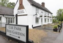 three horseshoes norton