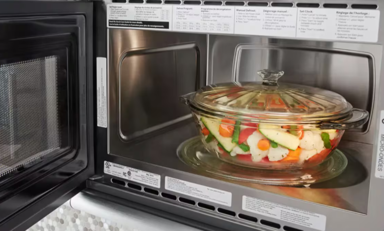 can you put glass in the microwave